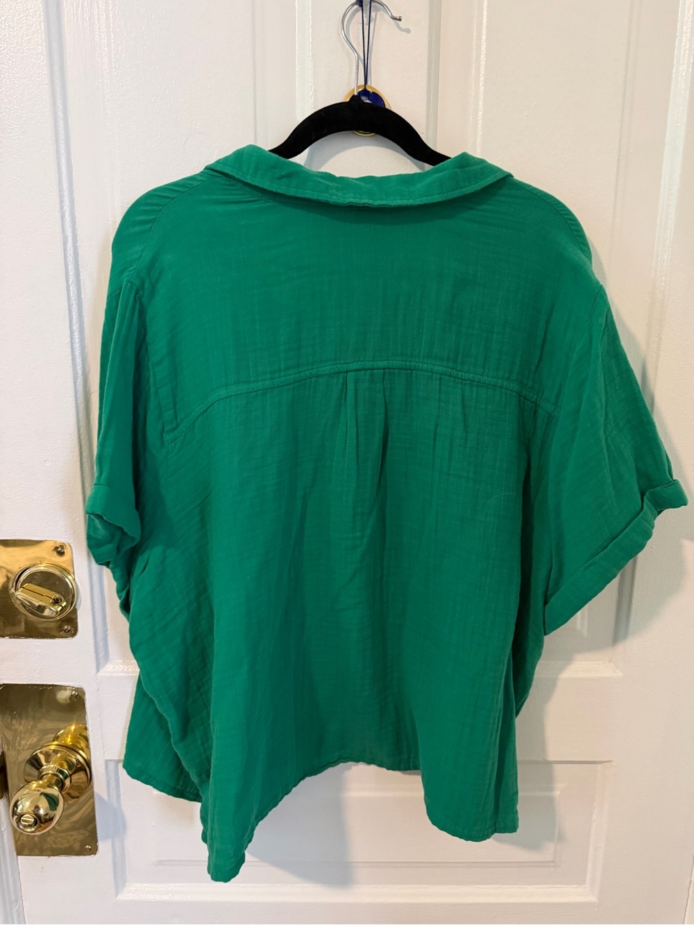 Old Navy Bright Green Crinkle Gauze Loose Short-Sleeve Button-Front Shirt - Picture 6 of 7